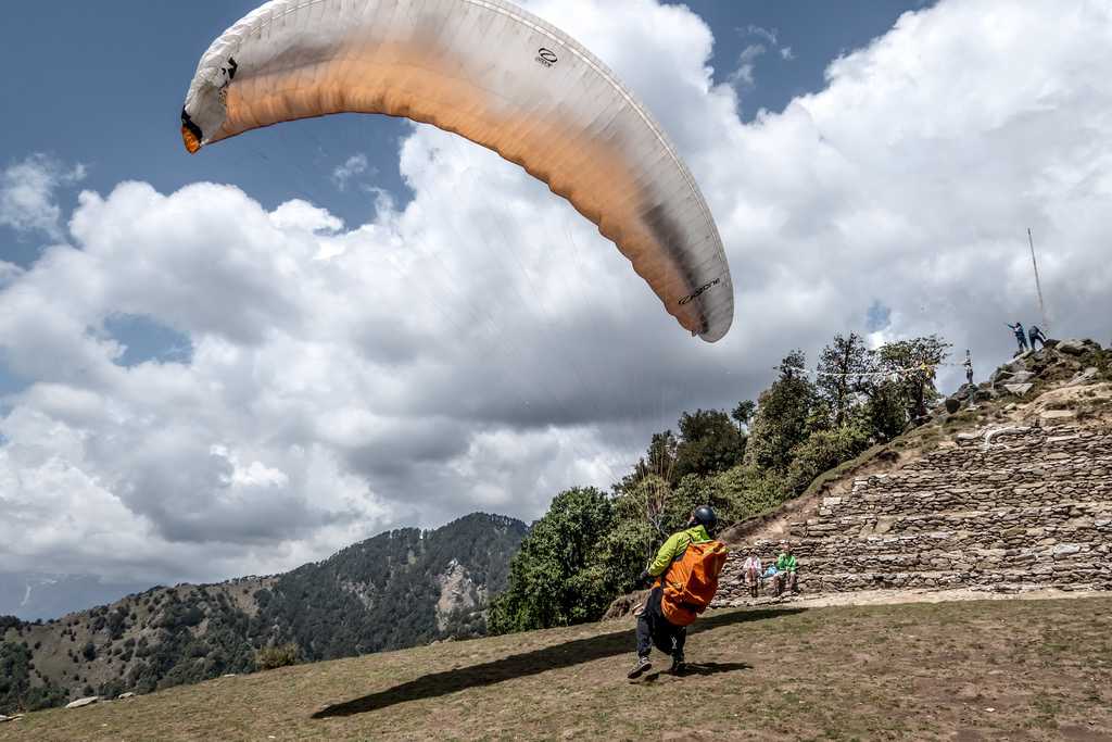 Paragliding, Sport of Parachutes